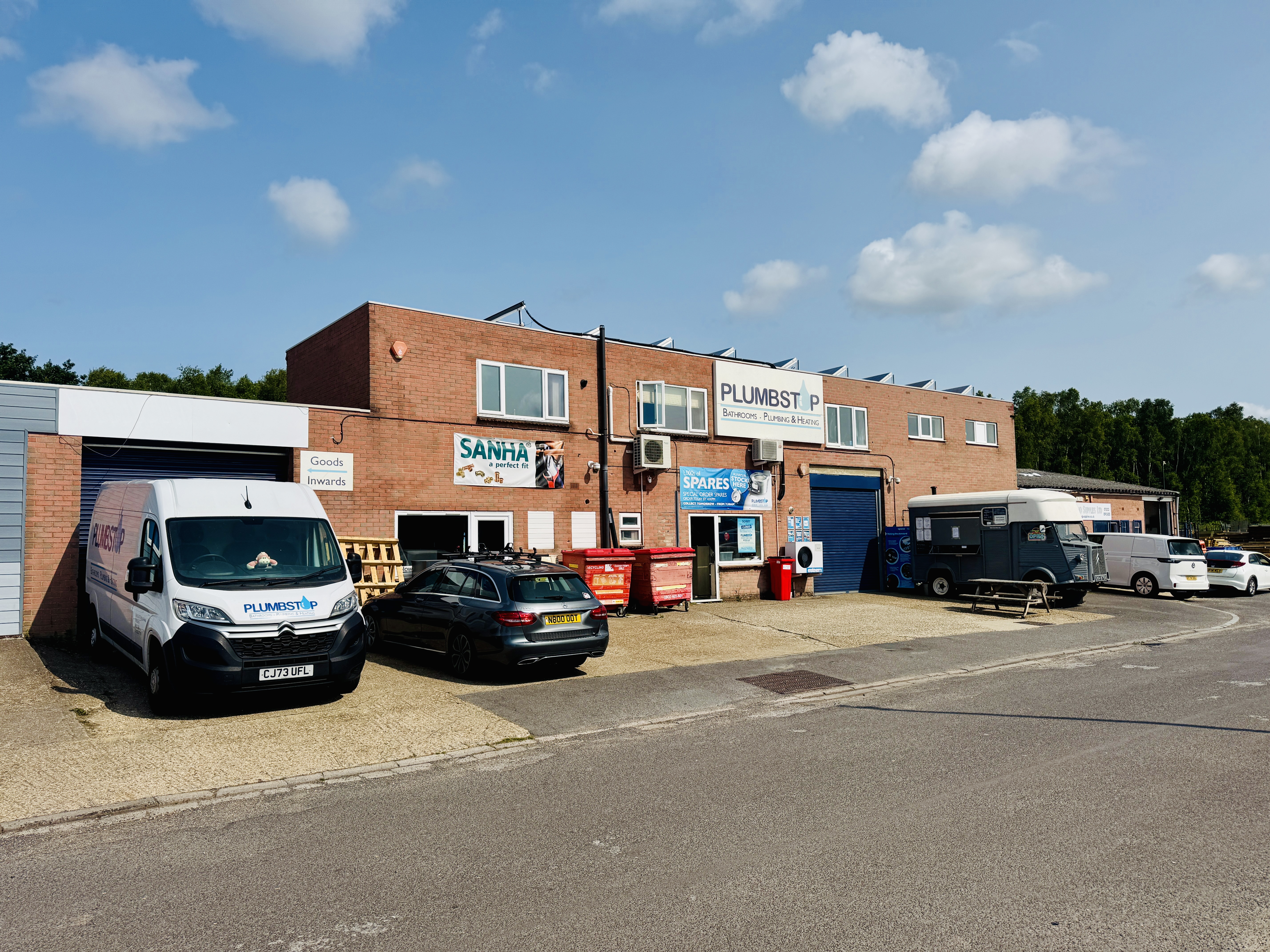 FERNDOWN INDUSTRIAL UNIT – Watts Holt